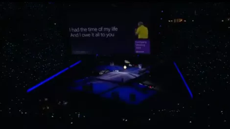 Bawling Ballmer bows out with a cry