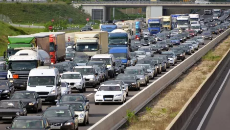 Get me out of this car! NZ Airshow averts traffic disaster by utilizing built-in Bluetooth
